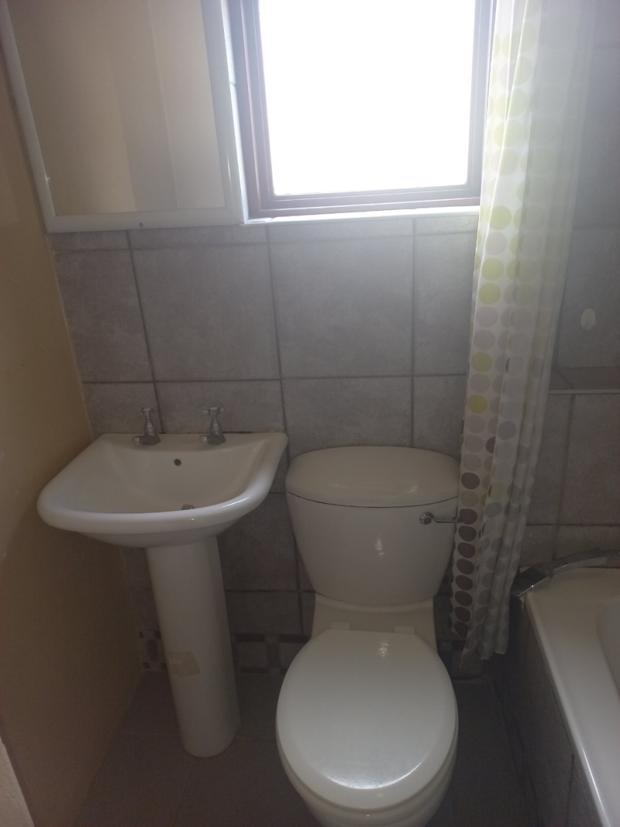 To Let 1 Bedroom Property for Rent in Brandwag Free State